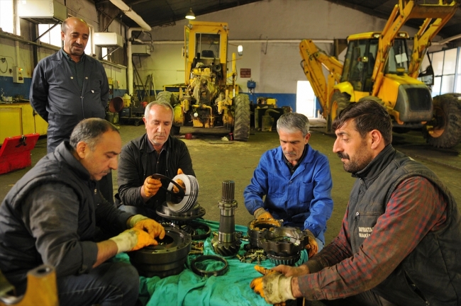 Bingöl'de karla mücadele ekipleri kışa hazır